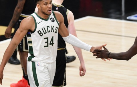 AYX-包含JackeyLove爆冷击败加拿大队，惊险取胜引爆全场！的词条