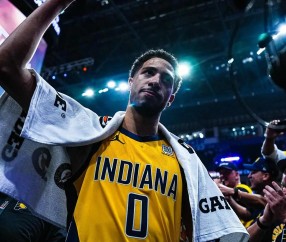 AYX-关于西亚卡姆回归赛场，挺进下一轮首场状态亮眼，快船观众沸腾！的信息