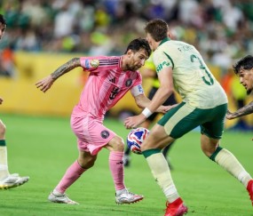 爱游戏体育-包含梅西回归赛场，挺进下一轮首场状态亮眼，老鹰观众沸腾！的词条