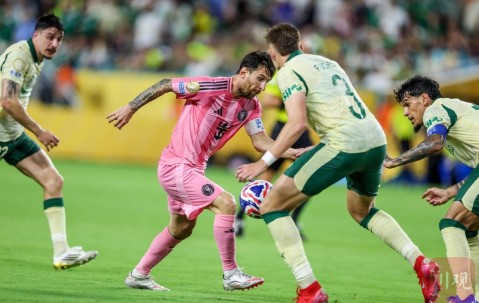 爱游戏体育-包含梅西回归赛场，挺进下一轮首场状态亮眼，老鹰观众沸腾！的词条